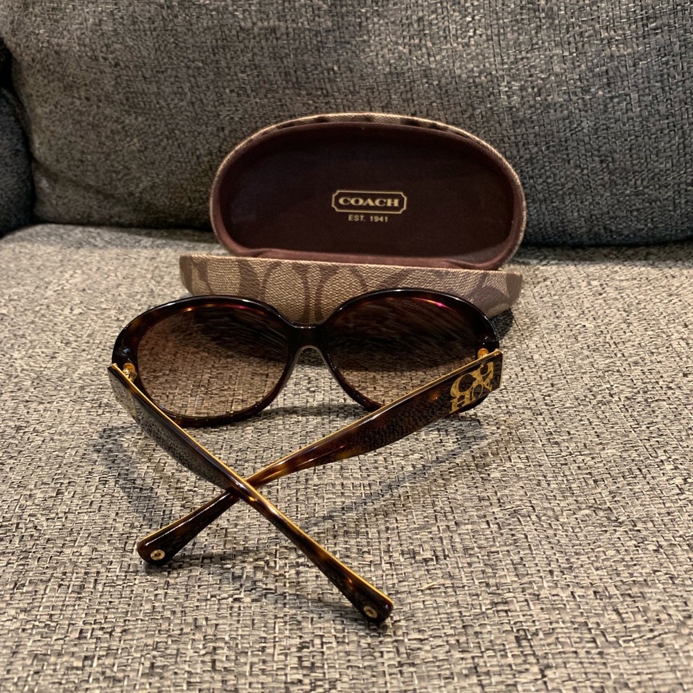 Coach sunglasses - Picture 2 of 3